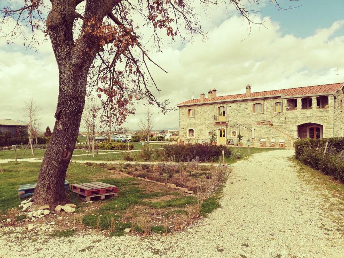 Masseria Fontana Dei Fieri Pietrelcina Exterior foto